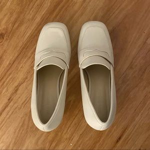FREE Urban outfitters femmes heel loafers